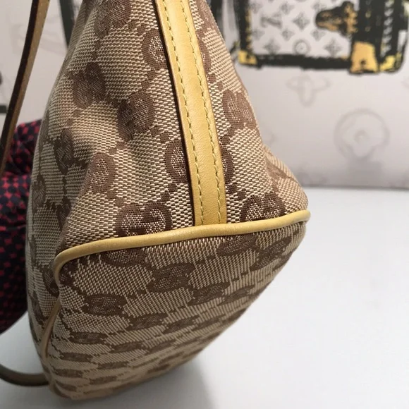Pre Love Authentic Gucci GG Canvas Accessory Pouch Mini Bag – Beige/Khaki - Picture 9 of 11